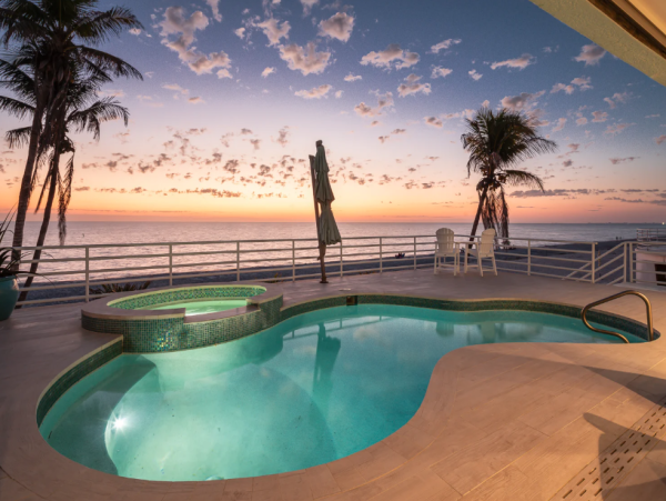 Luxury Beachfront Retreat on Bonita Beach - Unforgettable Family Getaway